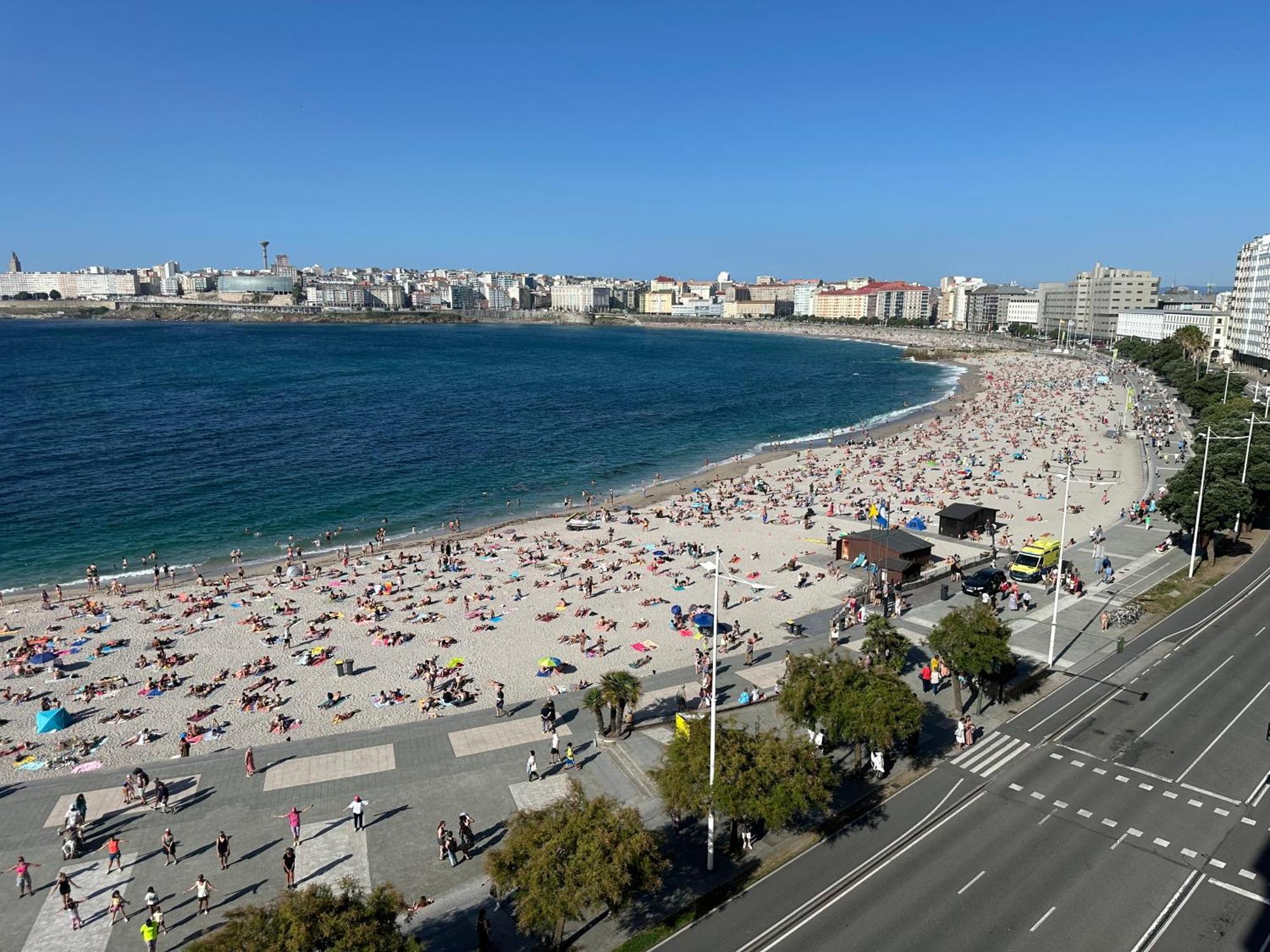 Piso Con Vistas A La Playa De Riazor Apartment *